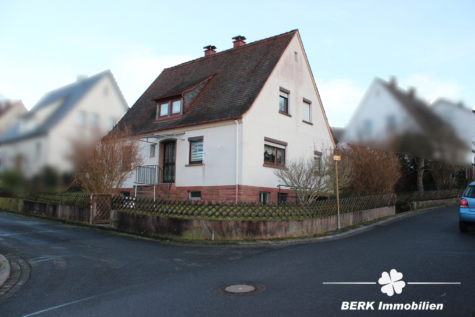 BERK Immobilien – Charmantes Einfamilienhaus mit Garten und viel Potenzial in zentraler Lage - Aussenansicht (116530)