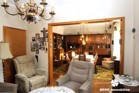 BERK Immobilien – vielseitig nutzbares, sehr gepflegtes Mehrfamilienhaus in Seligenstadt, OT Froschhausen - Wohnen/Essen im EG (116579)