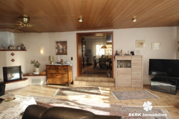 BERK Immobilien – vielseitig nutzbares, sehr gepflegtes Mehrfamilienhaus in Seligenstadt, OT Froschhausen - Wohnbereich (110835)