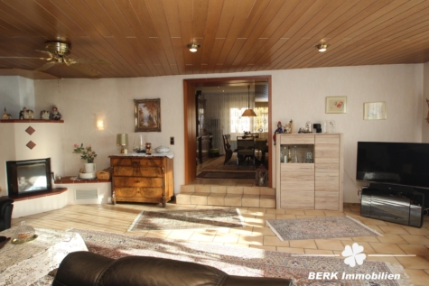 BERK Immobilien – vielseitig nutzbares, sehr gepflegtes Mehrfamilienhaus in Seligenstadt, OT Froschhausen - Wohnbereich (116569)