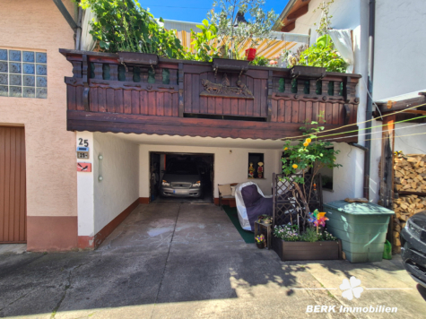 BERK Immobilien – Wohnung gesucht? Entdecken Sie dieses Einfamilienhaus in Hörstein - Aussenansicht (125792)