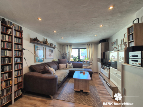 BERK Immobilien – Wohnung gesucht? Entdecken Sie dieses Einfamilienhaus in Hörstein - Wohnzimmer (125796)