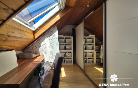 BERK Immobilien – Wohnung gesucht? Entdecken Sie dieses Einfamilienhaus in Hörstein - Zimmer 3 DG (125803)