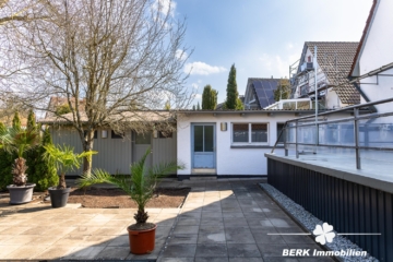 BERK Immobilien – Gepflegtes Zweifamilienhaus in Top-Lage von Haibach mit großem Grundstück - Terrasse (118601)