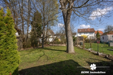 BERK Immobilien – Gepflegtes Zweifamilienhaus in Top-Lage von Haibach mit großem Grundstück - Hinterer Garten (118619)