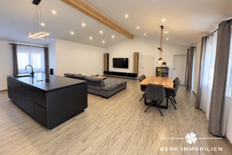 BERK Immobilien – Modernes Niedrigenergiehaus in Walldürn-Wettersdorf - Wohn- und Essbereich OG (129214)