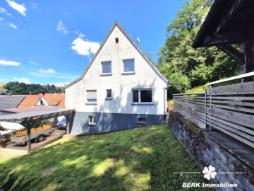 *VERKAUFT* BERK Immobilien – bezugsfertiges Siedlungshaus mit Charme und Naturnähe in Mömbris Dörnsteinbach - Ansicht Garten (105001)