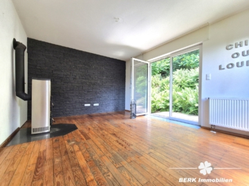 *VERKAUFT* BERK Immobilien – bezugsfertiges Siedlungshaus mit Charme und Naturnähe in Mömbris Dörnsteinbach - Wohnzimmer (105004)