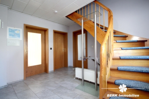 BERK Immobilien – Attraktives EFH in begehrter Lage v. Stockstadt mit großem Grundstück, Hof & Garage - EG Eingangsbereich (122412)