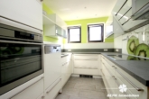 EG Küche - BERK Immobilien – Attraktives EFH in begehrter Lage v. Stockstadt mit großem Grundstück, Hof & Garage