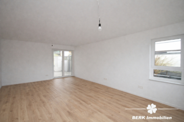 BERK Immobilien – Exklusives Wohnen mit eigenem Gartenbereich – TOP-sanierte 4-Zimmerwohnung - Wohnzimmer (111499)