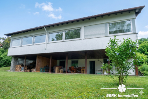 BERK Immobilien – Leben in Grünen: Charmantes Einfamilienhaus mit großem Garten in Lützelbach - Außenansicht - KI bearbeitet (119573)