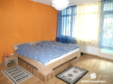 BERK Immobilien – Leben in Grünen: Charmantes Einfamilienhaus mit großem Garten in Lützelbach - Schlafzimmer (117835)