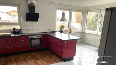BERK Immobilien – Leben in Grünen: Charmantes Einfamilienhaus mit großem Garten in Lützelbach - Küche (130562)