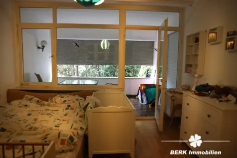 BERK Immobilien – Leben in Grünen: Charmantes Einfamilienhaus mit großem Garten in Lützelbach - Kinderzimmer (130559)