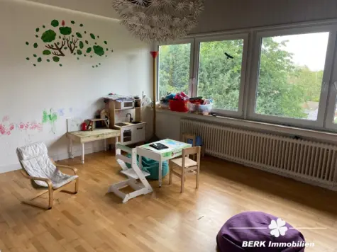 BERK Immobilien – Leben in Grünen: Charmantes Einfamilienhaus mit großem Garten in Lützelbach - Kinderzimmer 2 (130560)