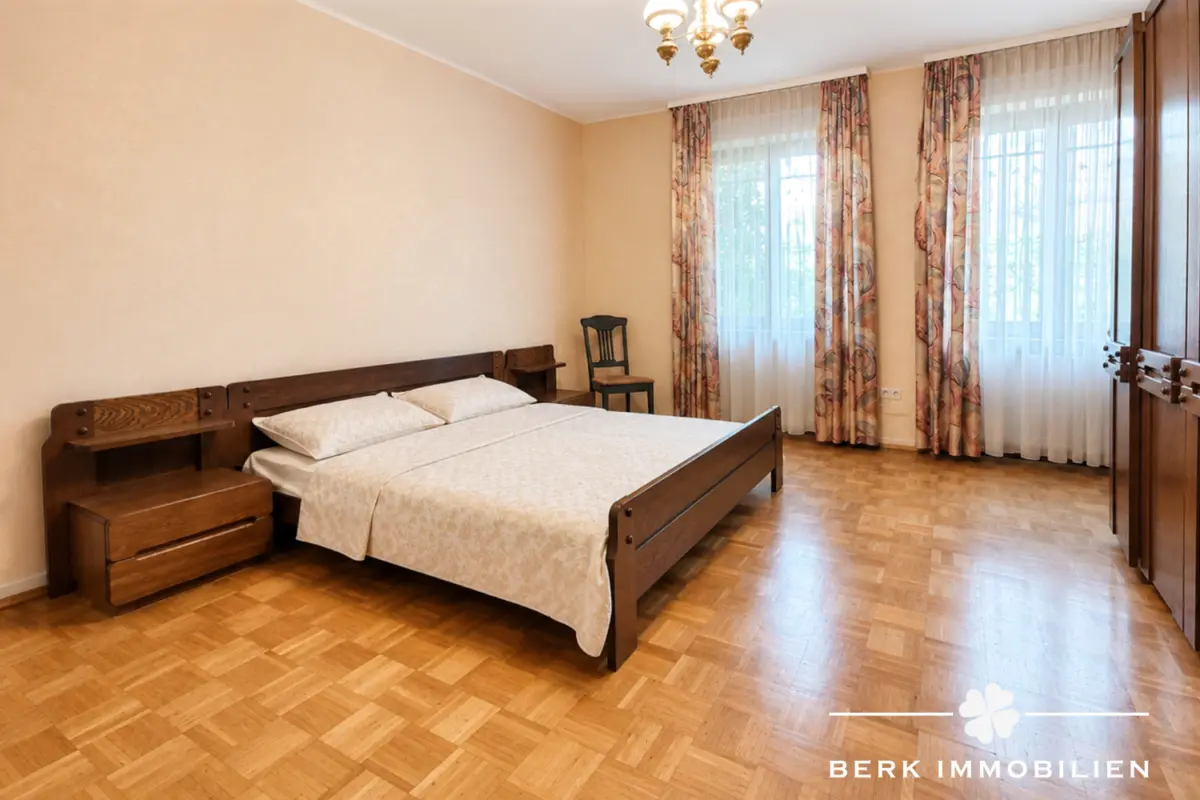 Schlafzimmer EG