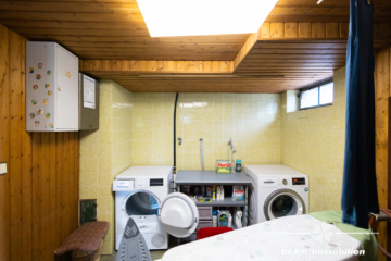 *VERKAUFT* BERK Immobilien – kleine Oase mit viel Platz: top gepflegtes ZFH in Mainaschaff - KG Waschküche (105091)