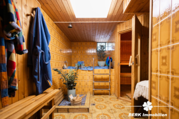 *VERKAUFT* BERK Immobilien – kleine Oase mit viel Platz: top gepflegtes ZFH in Mainaschaff - KG Sauna (105090)