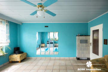 *VERKAUFT* BERK Immobilien – kleine Oase mit viel Platz: top gepflegtes ZFH in Mainaschaff - EG Wohnzimmer (105079)