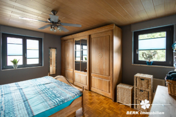 *VERKAUFT* BERK Immobilien – kleine Oase mit viel Platz: top gepflegtes ZFH in Mainaschaff - OG Schlafzimmer (105069)