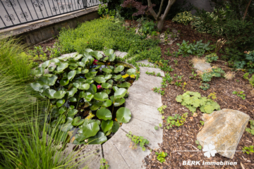 *VERKAUFT* BERK Immobilien – kleine Oase mit viel Platz: top gepflegtes ZFH in Mainaschaff - kleiner Teich im Vorgarten (105099)