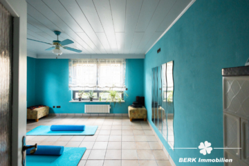 *VERKAUFT* BERK Immobilien – kleine Oase mit viel Platz: top gepflegtes ZFH in Mainaschaff - EG Wohnzimmer (105078)