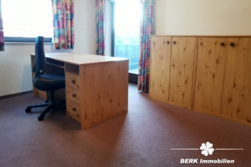 RESERVIERT – BERK Immobilien – 4-Zi.-ETW mit Balkon, Kaminofen & Carport in Elsenfeld zu verkaufen - Büro (105776)