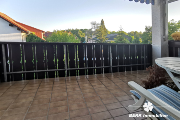 RESERVIERT – BERK Immobilien – 4-Zi.-ETW mit Balkon, Kaminofen & Carport in Elsenfeld zu verkaufen - Balkon (105768)