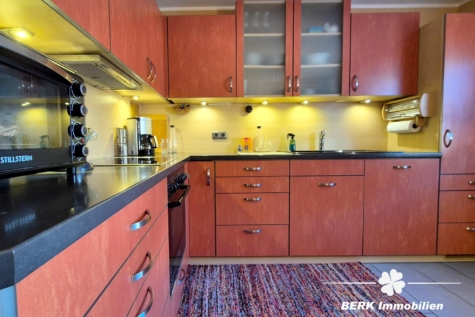 BERK Immobilien – Ein Ort zum Ankommen: Haus mit Charakter & weitläufigem Grundstück - Küche II (117141)