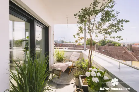 BERK Immobilien – Penthouse mit Weitblick und umlaufendem Balkon in Aschaffenburg - Balkon (131266)