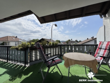 RESERVIERT – BERK Immobilien – Familienfreundliches Reihenmittelhaus in Haibach - Balkon 2.OG (105759)