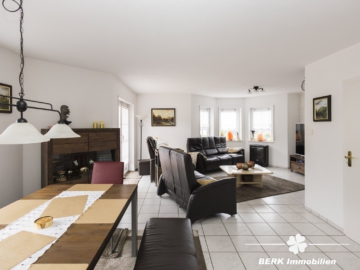 BERK Immobilien – Familienfreundliche Doppelhaushälfte mit Garten & großem Platzangebot - Wohn- und Esszimmer (111554)