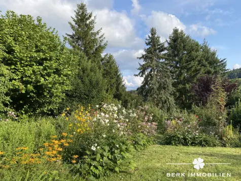 BERK Immobilien – Wohnen mit Weitblick und großem Garten in Grünmorsbach - Garten (131527)