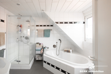 BERK Immobilien – Repräsentatives Mehrfamilienhaus mit prägnantem Innenhof - Bad DG (108556)