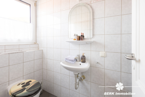 BERK Immobilien – Repräsentatives Mehrfamilienhaus mit prägnantem Innenhof - WC (115836)