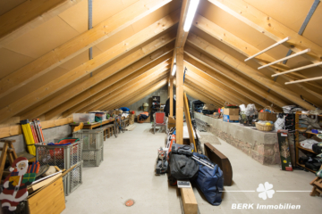 BERK Immobilien – Repräsentatives Mehrfamilienhaus mit prägnantem Innenhof - Dachboden Garage (108533)