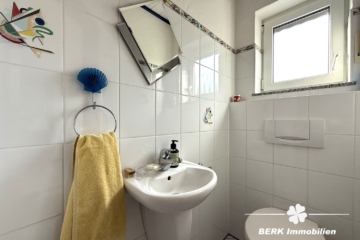 BERK Immobilien – Ruhig gelegenes Reihenhaus mit Terrasse & kleinem Garten in Großostheim Ringheim - Gäste WC (105900)