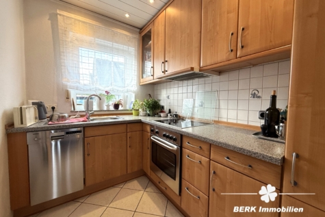 BERK Immobilien – Ruhig gelegenes Reihenhaus mit Terrasse & kleinem Garten in Großostheim Ringheim - Küche (115511)