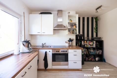 BERK Immobilien – Platz für Visionen: Eine seltene Gelegenheit für Käufer mit viel Platzbedarf - OG Küche (119134)