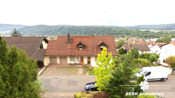BERK Immobilien – Einfamilienhaus zum Verlieben mit Panoramablick & Waldrandlage in Klingenberg/Röllfeld - Ausblick (105137)