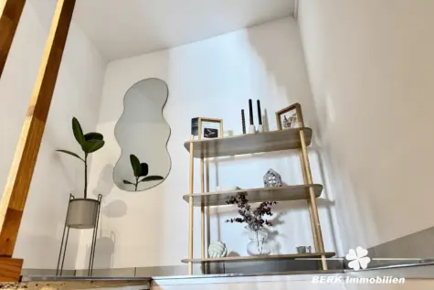 BERK Immobilien – Wohnen mit Stil – EFH mit Mainblick & Terrasse in Stadtprozelten - Flur (131064)