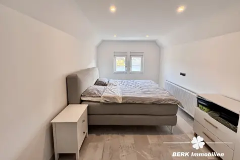 BERK Immobilien – Wohnen mit Stil – EFH mit Mainblick & Terrasse in Stadtprozelten - Schlafzimmer DG (131078)