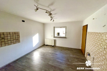 BERK Immobilien – Doppelhaushälfte für Eigennutzer oder B&B - Wohn-Essküche (110558)