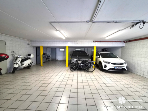 BERK Immobilien: 4-Zi-Dachgeschosswohnung in ruhiger Wohnlage von Schweinheim mit TG-Stellplatz - Tiefgaragenstellplatz (127880)