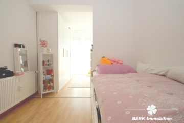 BERK Immobilien – TOP – saniertes 3-FH für Kapitalanleger; anfängliche Netto-Rendite 4,39% - Kinderzimmer Wohnung OG (105281)
