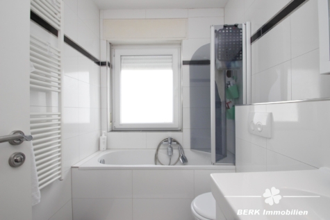 BERK Immobilien – TOP – saniertes 3-FH für Kapitalanleger; anfängliche Netto-Rendite 4,39% - Badezimmer Wohnung EG (115598)
