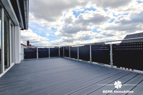 BERK Immobilien – TOP – saniertes 3-FH für Kapitalanleger; anfängliche Netto-Rendite 4,39% - Balkon Wohnung DG (115606)
