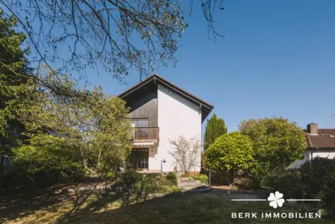 BERK Immobilien – Naturnah wohnen in Zellhausen: Ihr Haus mit Garten und Wohlfühlcharakter - Hintere Hausansicht (130238)