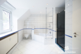 Badezimmer - BERK Immobilien – Traumhafte 5-Zimmer Maisonette Wohnung in bevorzugter Lage von Schaafheim/ Radheim
